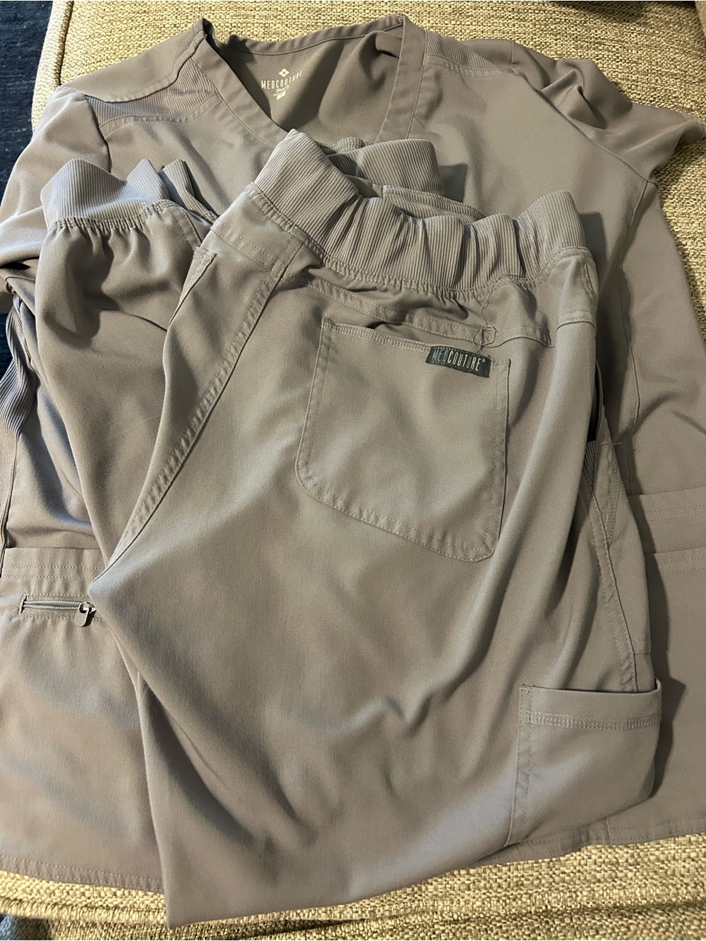 Med Couture Women's V-Neck Scrub Top and pants in Gray Large - Picture 3 of 4